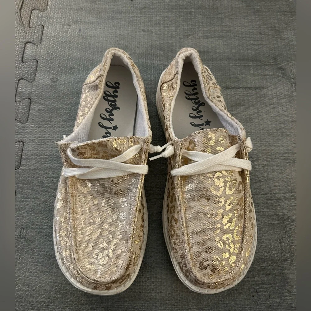 Gypsy Jazz Gold Leopard Flats. Size 8.